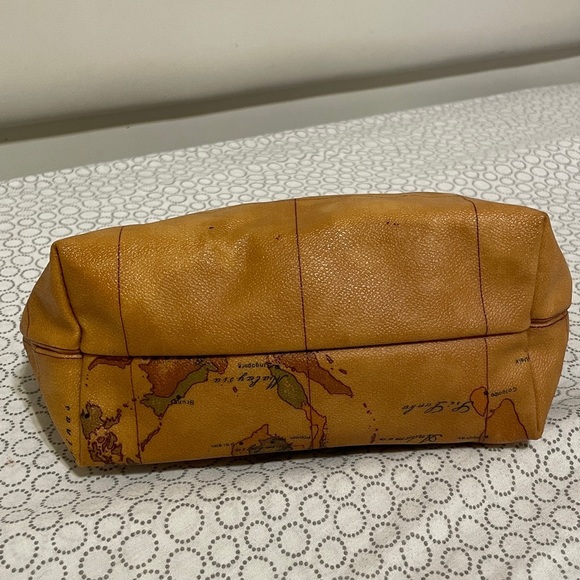 Alviero Martini Pouch/Cosmetic Bag - Picture 7 of 12